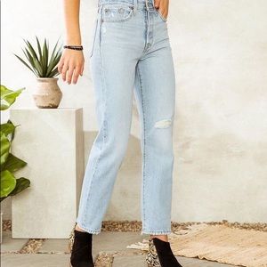 Levi’s Wedgie Straight Lighter Wash
